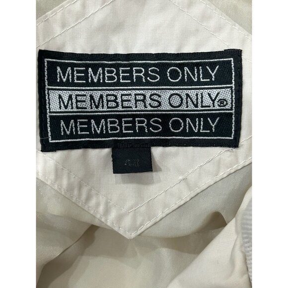 Vintage Members Only Beige Full Zip Jacket with Epaulets and Front Pockets - Picture 5 of 10